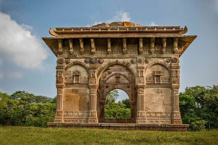 Vadodara to Ahmedabad: Vibrant Cities of Gujarat Tour