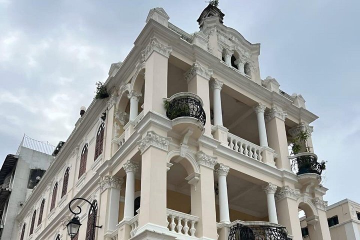 Tour privado de Macao con Toyota Hiace 8 PAX