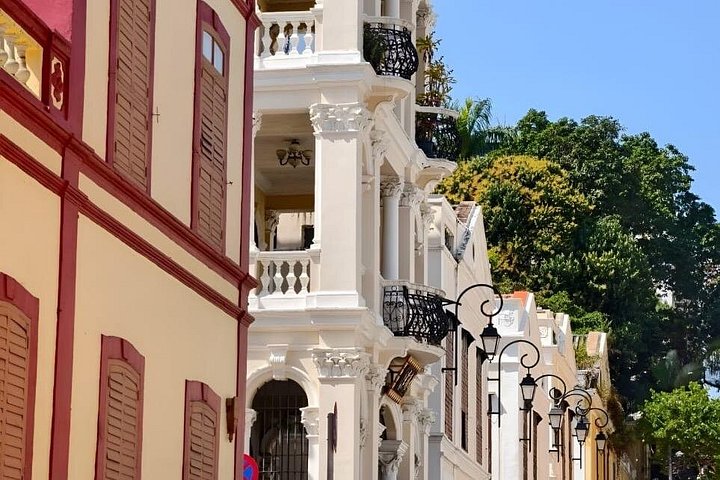 Tour privado de Macao con Toyota Hiace 8 PAX