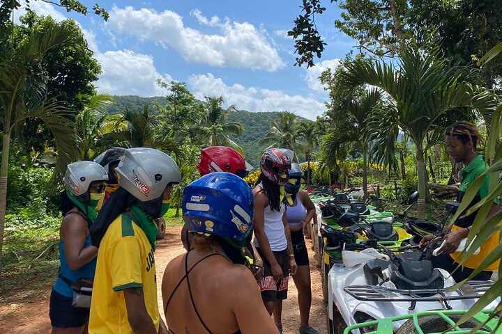 Tour en safari por la selva desde Montego Bay
