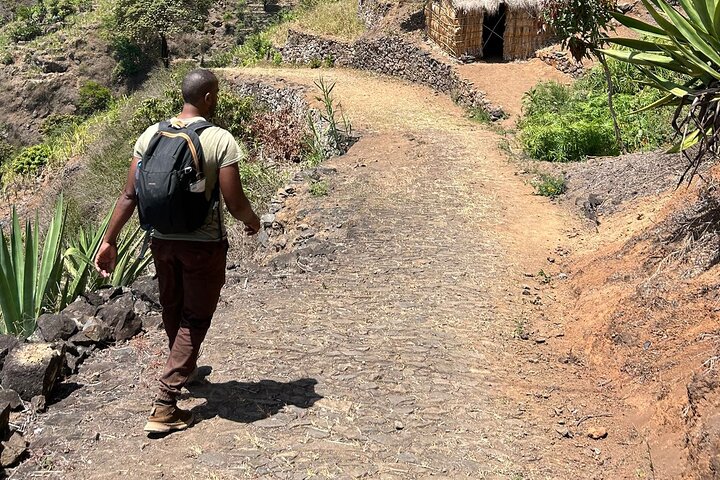 Santo Antão’s Signature Trek: Cova Crater into Paúl Valley – 5K