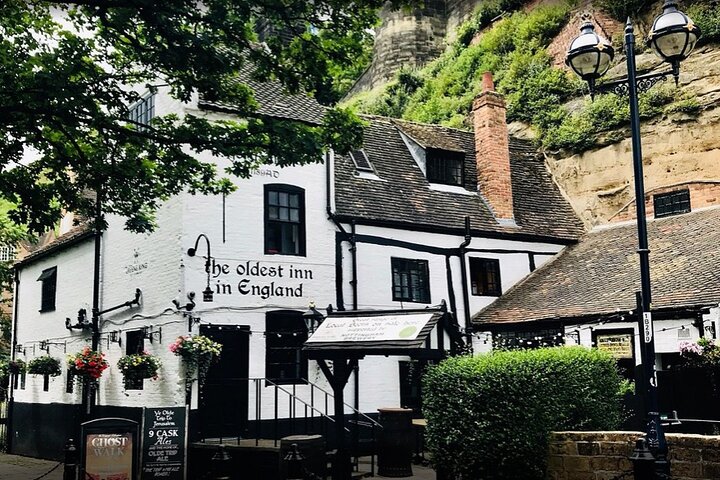 Private historische Pub-Tour in Nottingham mit kostenlosen Getränken