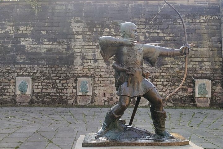 Private historische Pub-Tour in Nottingham mit kostenlosen Getränken