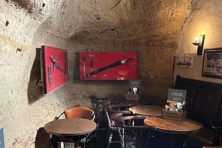 Private historische Pub-Tour in Nottingham mit kostenlosen Getränken
