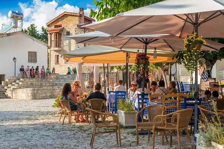 TOUR PRIVADO | Troodos : Cascada, Pueblos & Almuerzo chipriota