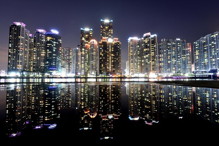 Tour nocturno de Busan con espectáculo de cruceros y fuegos artificiales