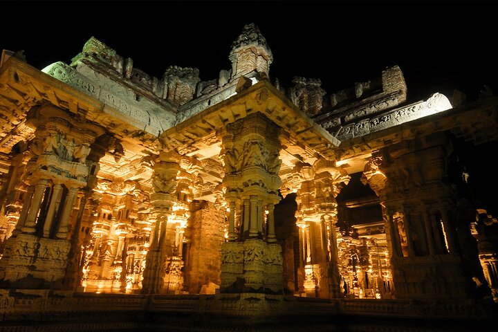 Hampi Heritage Hues: Upptäck Majesty of Vijayanagara Empire