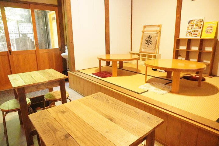 Achtsame Sashiko Nähte auf Denim in Bikan Historische Kurashiki