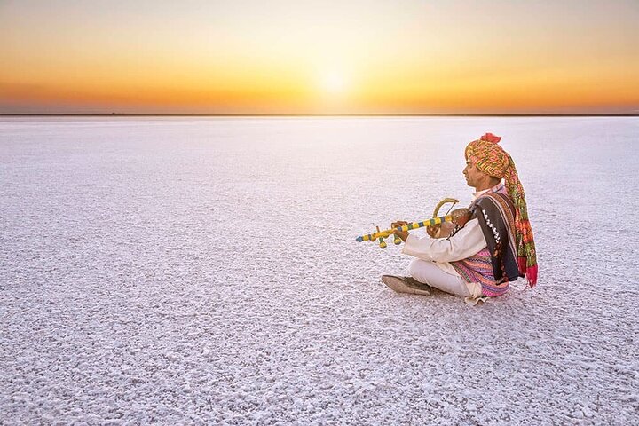 Bhuj au sanctuaire de Narayan Sarovar et Rann blanc de Kutch