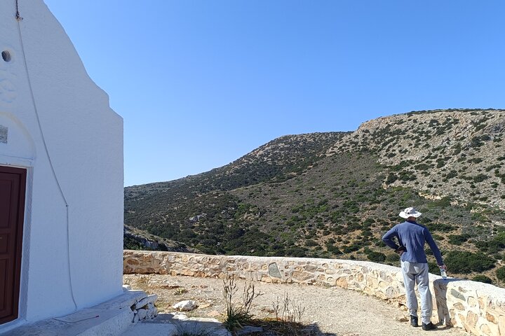 Wanderung zur Kapelle Saint Stefanos und zum Strand Galissas