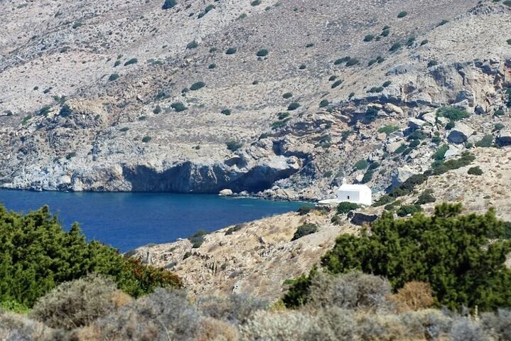 Wanderung zur Kapelle Saint Stefanos und zum Strand Galissas