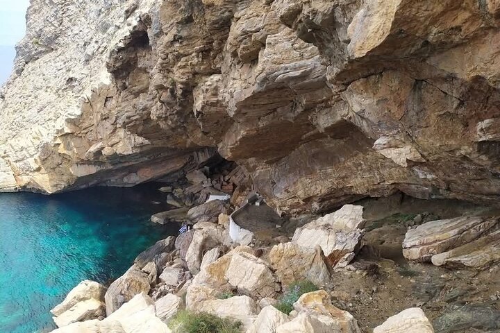 Wanderung zur Kapelle Saint Stefanos und zum Strand Galissas