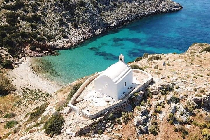 Wanderung zur Kapelle Saint Stefanos und zum Strand Galissas