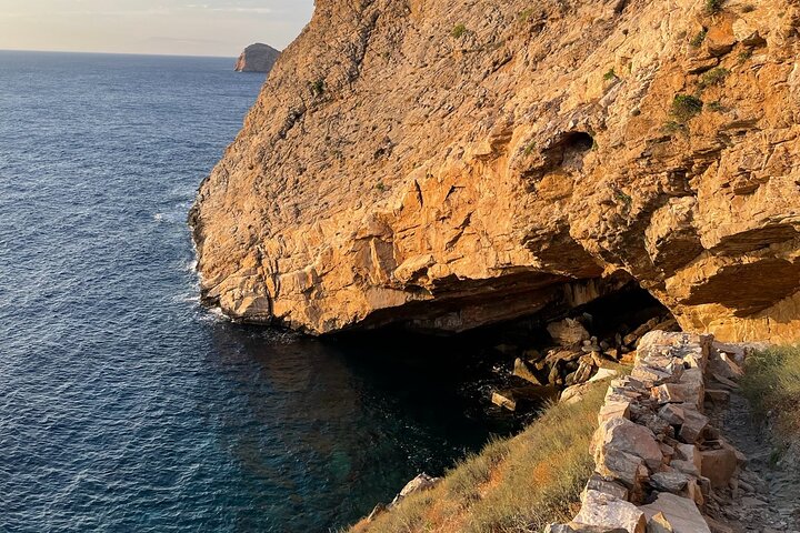 Wanderung zur Kapelle Saint Stefanos und zum Strand Galissas