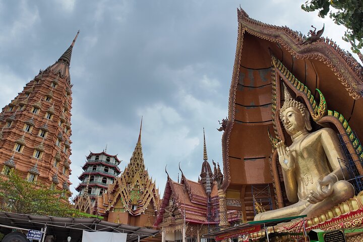 Kanchanaburi Tour Templo das Cataratas Erawan e Árvore de Chuva Gigante