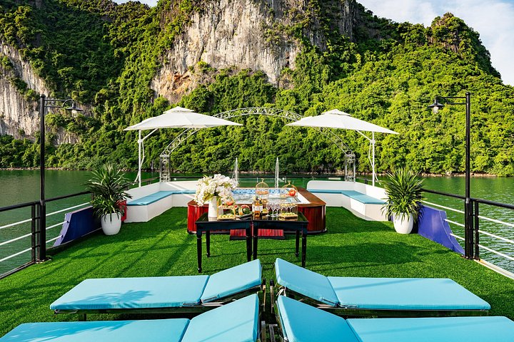 Halong Bay 5-stjernede krydstogter med buffet, solnedgang og jacuzzi