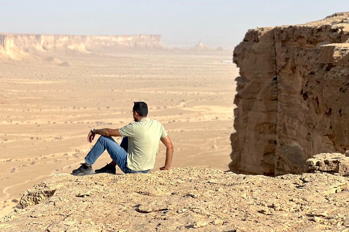 Kort 3 - Hour Second Edge of the World Tour: Darb Al-Manjour Trail