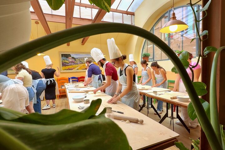 Siena: Pasta en Tiramisu Kleine Groep Kookles met Wijn