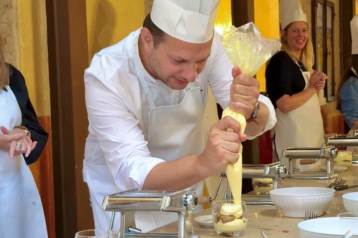 Siena: Pasta en Tiramisu Kleine Groep Kookles met Wijn