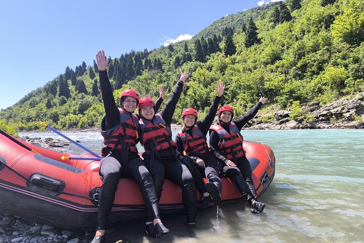 Visita guiada de rafting - Parque Nacional del Río Vjosa - Permet, Albania