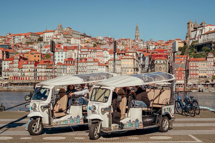 Découvrez Porto & Gaia Highlights par Private Tuk Tuk (2–4H)