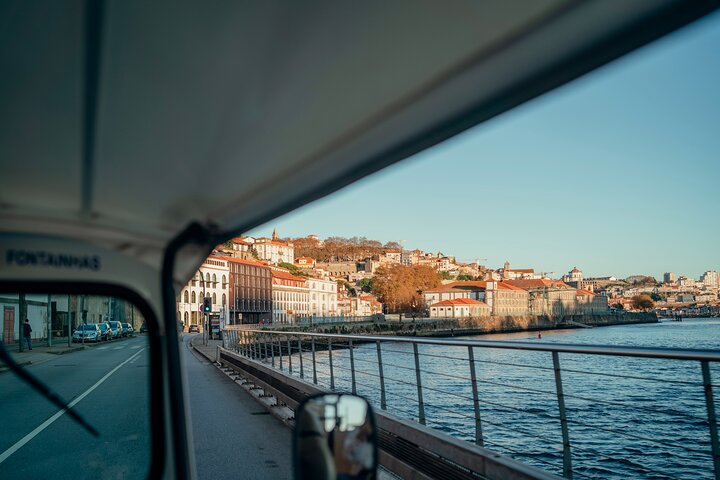 Découvrez Porto & Gaia Highlights par Private Tuk Tuk (2–4H)