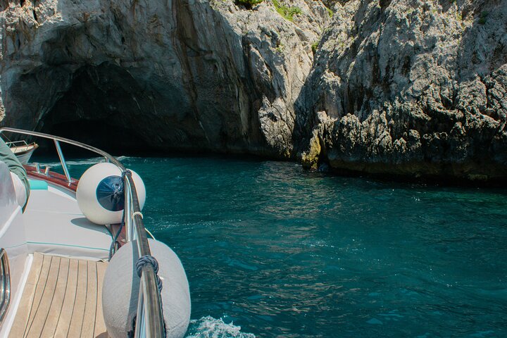 Capri og Blue Grotto Semi Privat Båd Dagstur fra Sorrento