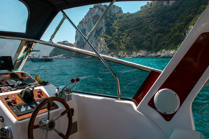 Capri og Blue Grotto Semi Privat Båd Dagstur fra Sorrento