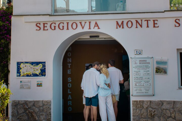 Capri og Blue Grotto Semi Privat Båd Dagstur fra Sorrento