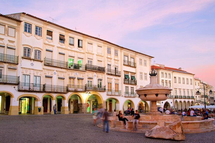 Évora: Tour cultural a pie en grupos pequeños y Capilla de los Huesos