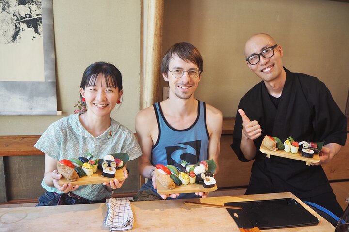 Classe de Sushi Vegan em Tóquio – 6 tipos, história cultural e refeição completa