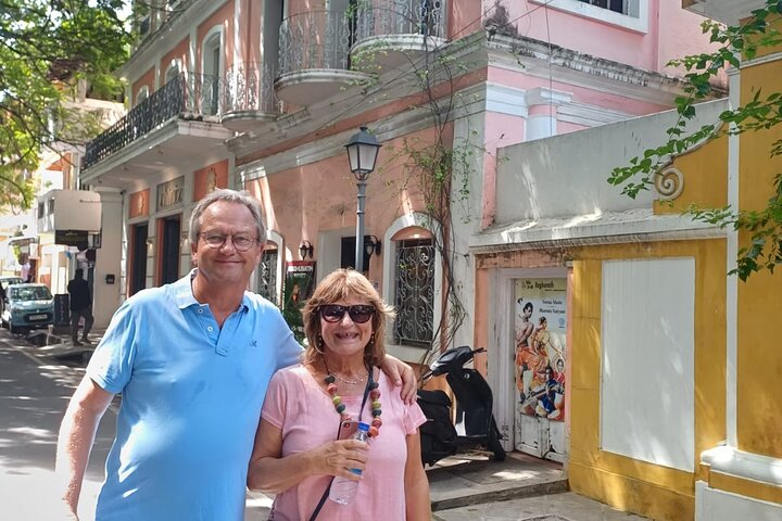 Pondi Marvels: Auroville & French Colony Tour fra Trichy