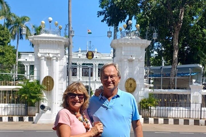 Pondi Marvels: Auroville & French Colony Tour fra Trichy