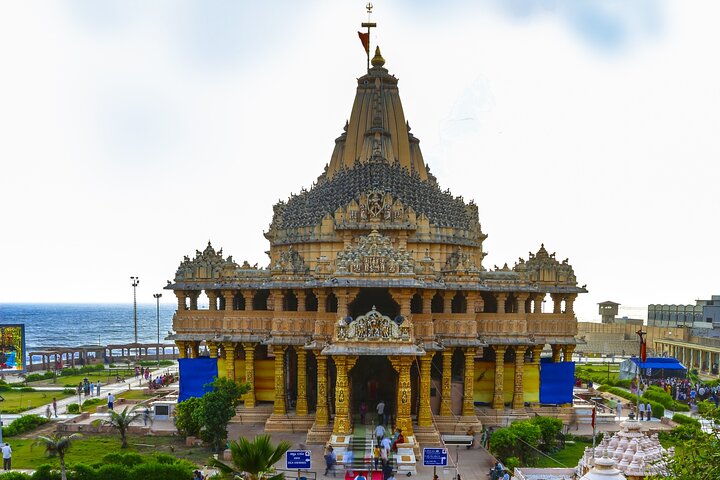 Séjour sacré: visite des temples Junagarh et Somnath au départ de Rajkot