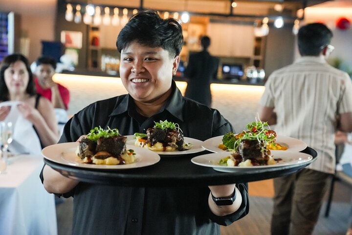 Crucero con cena Premier de Toronto en Odyssey en el puerto de Toronto