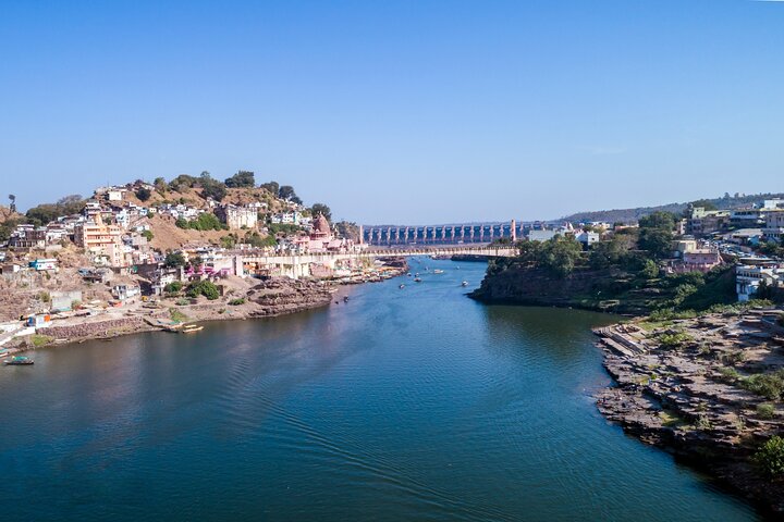 Jyotirlinga-resa: Privat dagstur från Indore till Omkareshwar