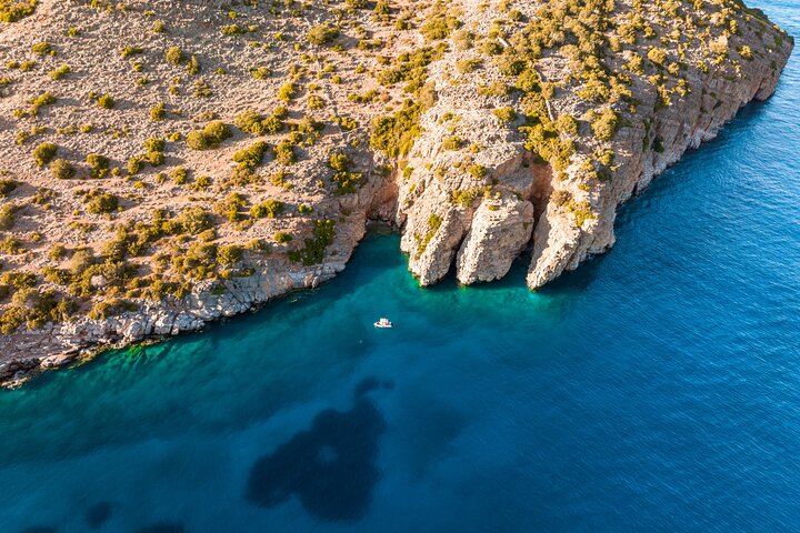 Alquiler de barcos privados en Agios Nikolaos con patrón opcional