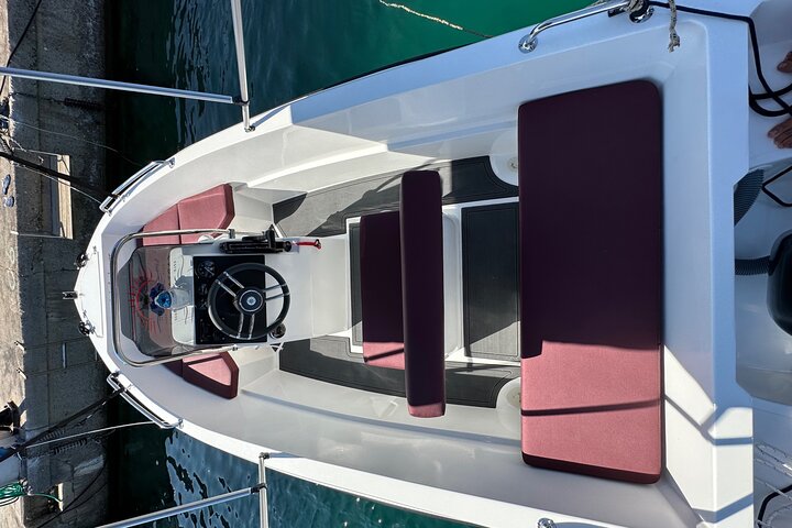 Alquiler de barcos privados en Agios Nikolaos con patrón opcional