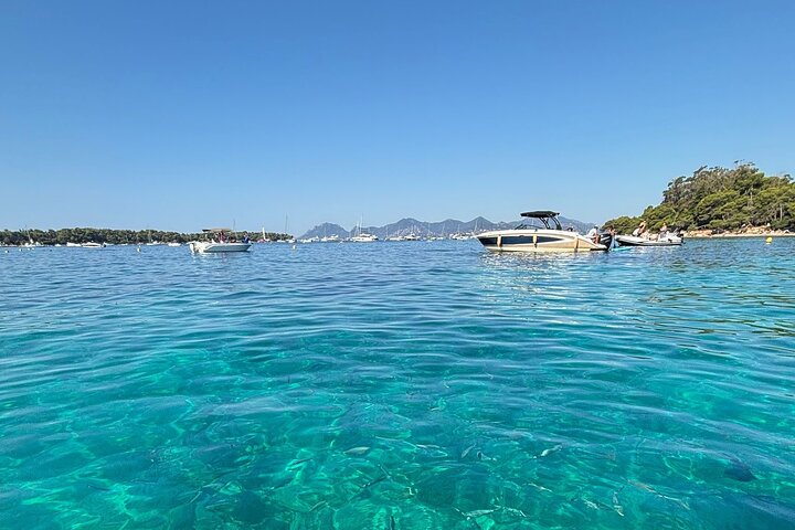 Excursion privée en bateau à Antibes et Billionaire Bay – Détente et plongée avec tuba