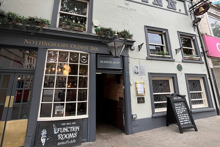 Private historische Pub-Tour in Nottingham mit kostenlosen Getränken