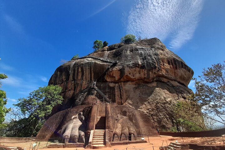 Visite du temple et du village de la grotte de Sigiriya Rock Dambulla au départ de Galle
