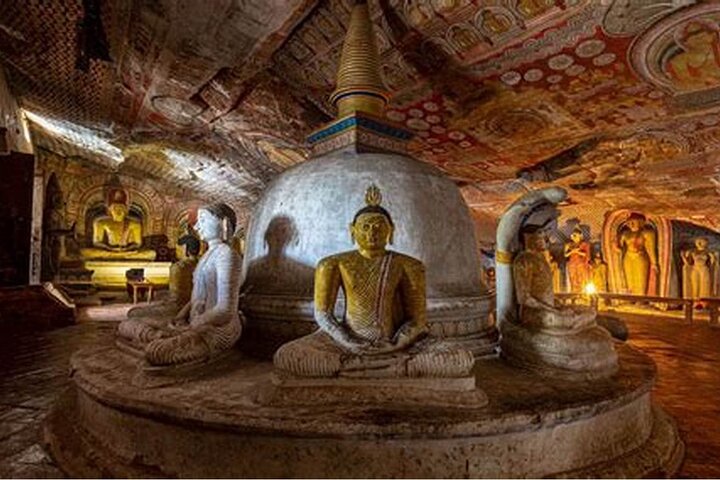 Visite du temple et du village de la grotte de Sigiriya Rock Dambulla au départ de Galle