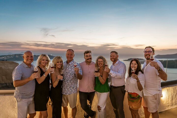 Santorini Weinabenteuer mit 12 Weinproben, Tapas und Sonnenuntergang