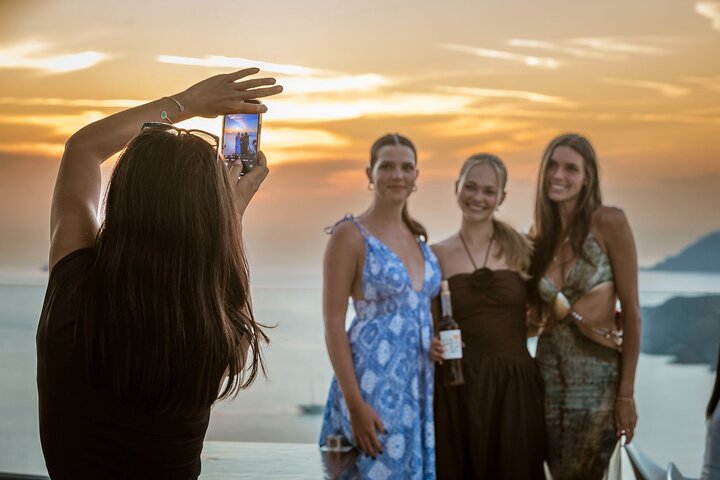 Santorini Weinabenteuer mit 12 Weinproben, Tapas und Sonnenuntergang