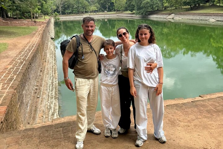 Tour Privado de Patrimônio de Anuradhapura - Tudo Incluído
