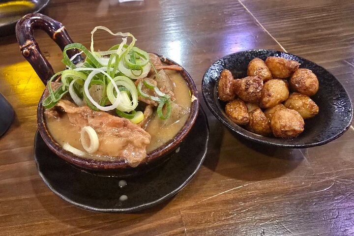Hungry Osaka Street Food Tour : 15 Tastings with 3 Drinks