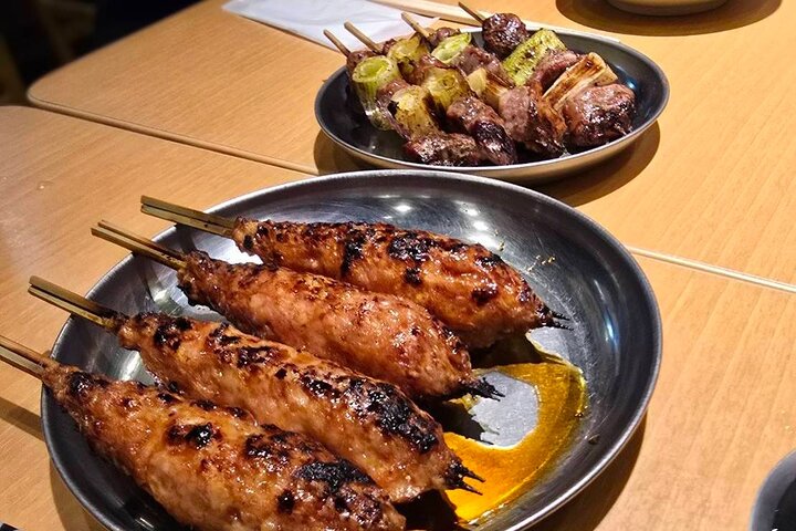 Hungry Osaka Street Food Tour : 15 Tastings with 3 Drinks