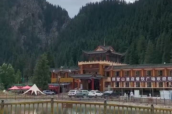 Private Day Tour naar Nanshan Pasture en Tianshan Grand Canyon