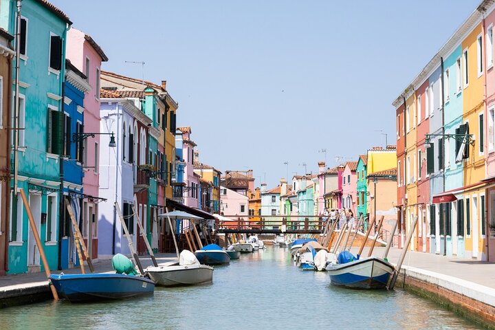 Tour de meio dia de Ilhas Murano e Burano em grupo pequeno em barco privado