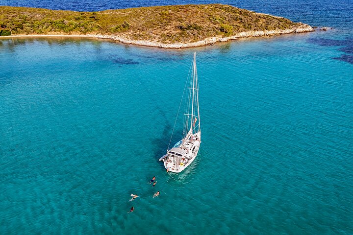 Crucero privado en yate Halkidiki : Kassandra o Sithonia (3–7 Horas)